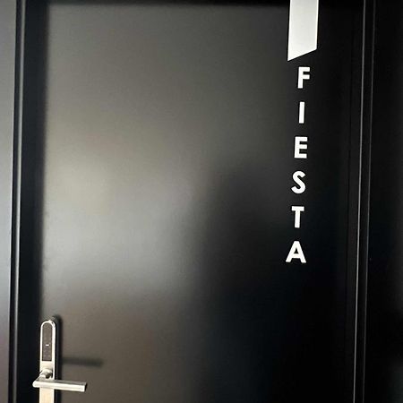 Fiesta Cama Individual Modern & Luxury Apartment Malaga Exterior photo